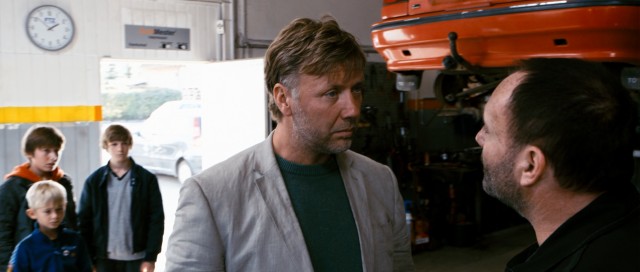 Hoping to demonstrate to his sons and their friend how to stand up for one's self peacefully, Anton (Mikael Persbrandt) is met with more aggression from hostile mechanic Lars (Kim Bodnia).