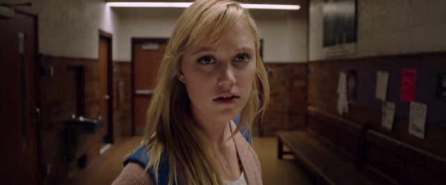 Jay Height (Maika Monroe) notices she's being followed in "It Follows."