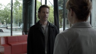 In "Black Tide", Jack Irish (Guy Pearce) investigates a number of mysterious disappearances.
