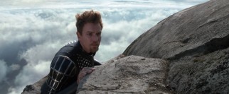 Elmot (Ewan McGregor), the valiant leader of the King's Guard, makes the journey up to the Giants' realm in the clouds.