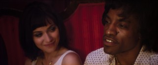 After hearing him play, Linda Keith (Imogen Poots) makes it her mission to get Jimi Hendrix (Andr Benjamin) discovered.