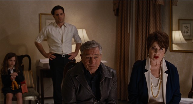 Joy's network of support includes a daughter, an ex-husband (Edgar Ramirez), her father (Robert De Niro), and his new girlfriend (Isabella Rosselini).