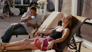 Jason's Uncle Willie Earl (Mike Epps) pursues Sabrina's Aunt Geneva (Valarie Pettiford) in one of the film's three romantic subplots.