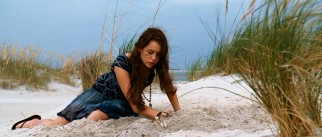 Save those sea turtle eggs, Ronnie (Miley Cyrus)!