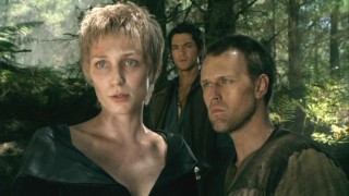 Kahlan's sister Dennee (Tania Nolan) and her husband Finn (Roy Snow) must face a difficult decision in regards to their baby's future.