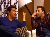 Javier Bardem sucks pinky while Josh Brolin talks and a lamp appears ready to topple over in "Lunch with David Poland."