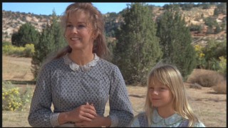 Vera Miles and Jodie Foster play Doris and Martha McIver, a little family along the way.