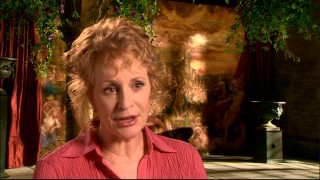 Philippa Gregory, author of "The Other Boleyn Girl", discusses her inspirations as well as her reactions to the film adaptation in the featurette "Translating History to Screen."