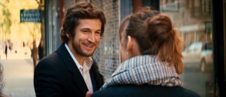 Stalkerish but charming French writer Alex (Guillaume Canet) catches up with Jo according to plan.
