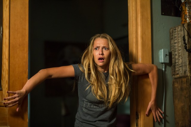 Rebecca (Teresa Palmer) gets startled in "Lights Out."