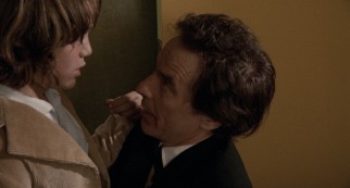 Robert Harmon (John Cassavetes) is as uncomfortable with fatherhood as he is with true romance.