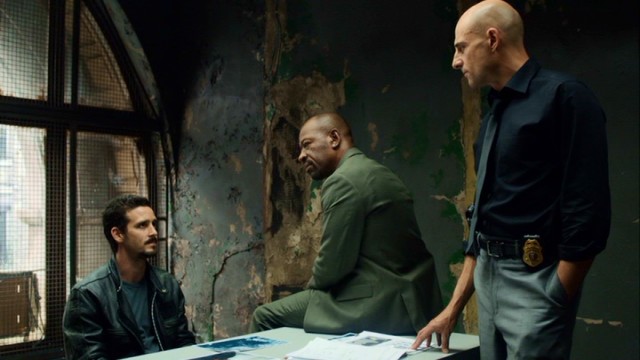 Frank (Mark Strong) and Joe (Lennie James) try pinning their murder on rising criminal lowlife Damon Callis (James Ransone).