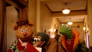 Classic Muppets Fozzie Bear, Gonzo, and Kermit the Frog take the lead in this 2008 Christmas special.