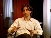 Writer-director Noah Baumbach lets both his hands and his mouth do the talking in the disc's Conversation featurette.