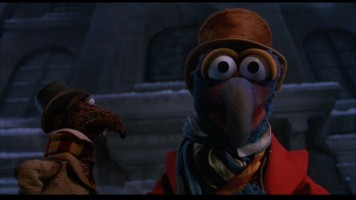 Ahh! Rizzo and Gonzo appear in 16x9 widescreen. This frame from the widescreen version was captured in the exact same way as the identical one to the left. Look at the difference!