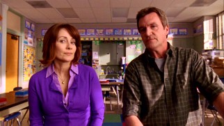 "The Middle" stars sitcom veterans Patricia Heaton and Neil Flynn as Frankie and Mike Heck, an average American married couple who are old pros at parent-teacher conferences.