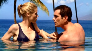 In Hawaii, Claire (Julie Bowen) and Phil (Ty Burrell) try to enjoy a honeymoon away from their kids.
