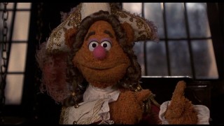 Fozzie Bear amusingly plays Squire Trelawney, whose best advice comes from the little man who lives in his finger.