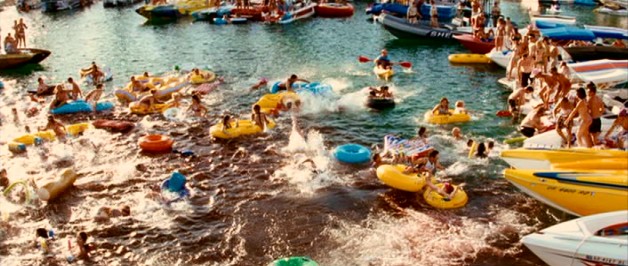 Spring break on Arizona's Lake Victoria turns bloody, as piranhas attack the young partiers.