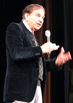 Richard M. Sherman makes an unannounced appearance to talk about his contributions to the "Peter Pan" Platinum Edition DVD.