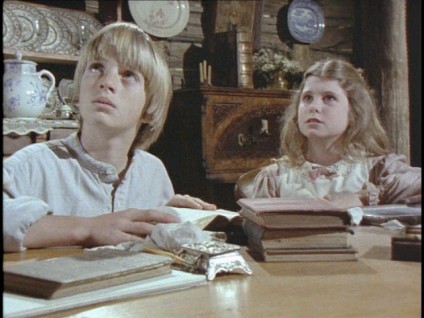 Priscilla Weems appears with Martin Lewis (who played Sam Sawyer) in a Season 1 episode of "Five Mile Creek."