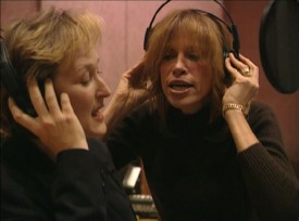 Meryl Streep and Carly Simon sing "Two Little Sisters" together in the Blu-ray's new bonus feature.