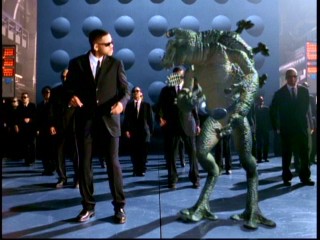Will Smith dances with an alien in his "Men in Black" music video. Welcome to Earth!