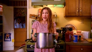 Sue (Eden Sher) scrambles to give her parents a 20th anniversary to remember with spaghetti.