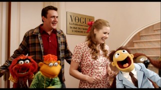 Humans crack up while Muppets crack wise in "The Longest Blooper Reel Ever..."