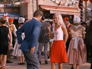 Hank (Dean Jones) shows Maria (Yvette Mimieux) how to get jiggy with it.