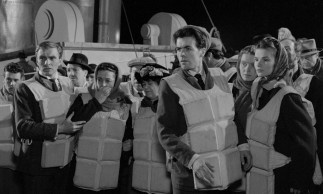 Industrious lower class passengers are surprised by the whole lifeboat scene.