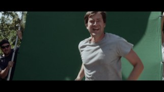 The visual effects reel shows how Mark Duplass was doubled in this scene, with running men carrying a green screen behind him.
