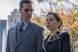 The tall Martin (Armie Hammer) stands by his wife Ruth Bader Ginsburg (Felicity Jones) literally and metaphorically.
