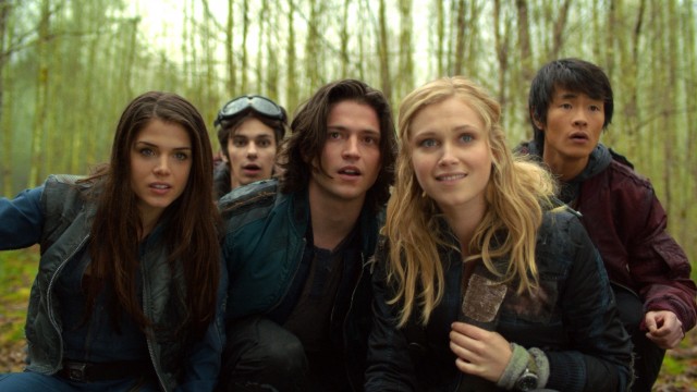 In "The 100" juvenile delinquents dropped from space get their first look at Earth's wildlife post-nuclear apocalypse. Their smiles soon disappear.