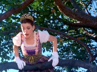 Mia's (Anne Hathaway) clumsy nature undermines the dignity of a Genovian pear-picking ceremony in this PD2 deleted scene.