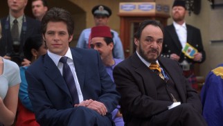 Viscount Mabrey (John Rhys-Davies) plots for his son, Lord Nicholas Devereaux (Chris Pine) to inherit Genovia's throne.