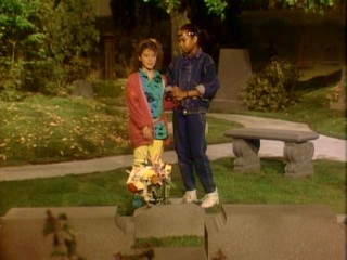 Things get emotional for Punky and Cherie in a cemetery visit of "The Anniversary."