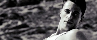 In flashbacks (not all of which are black & white), Matthew Goode plays Jim, the recently deceased longtime lover still being mourned by George.