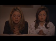 Sarah shares "A Seashell Prayer" with little Hannah (Bailee Madison) in this deleted scene.