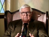 Director Robert Wise recalls the unfavorable weather conditions in the documentary "The Sound of Music: From Fact to Phenomenon."
