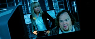 That's none other than Devin Ratray, Kevin McCallister's big brother Buzz in the "Home Alone" movies, playing a portly tech guy aiding in the FBI's investigation.