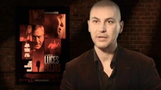 Writer/director Rodrigo Cortés talks about his horror tastes in front of greenscreen replaced by the Spanish poster for his film, "Luces Rojas" ("Red Lights").