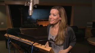 Leslie Mann records lines as Blu's Minnesotan owner Linda in "Saving the Species: One Voice at a Time."
