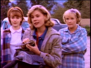 Three runaway teenagers (Laura Cahn, Julie Bowen, and Holly Fields) trade in their hot stolen car for a used one.