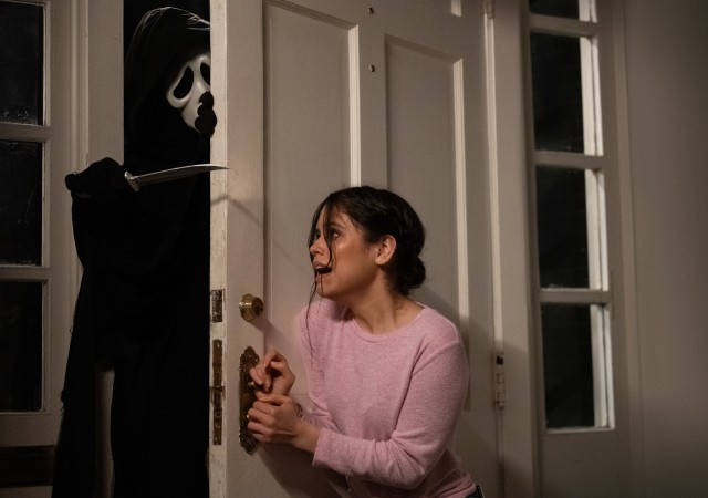 The fifth "Scream" movie opens with a new Ghostface attacking Tara Carpenter (Jenna Ortega).
