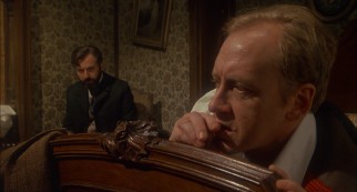 Sherlock Holmes (Nicol Williamson) tries to kick his cocaine addiction under the advice of Sigmund Freud.