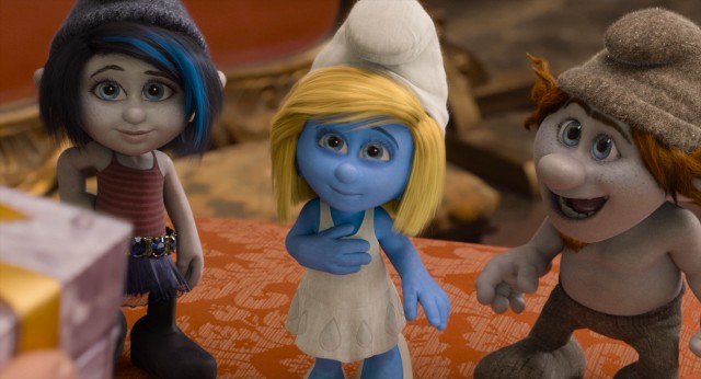 In "The Smurfs 2", Smurfette somehow feels better appreciated in the company of her new gray friends, the Naughties Vexy and Hackus.