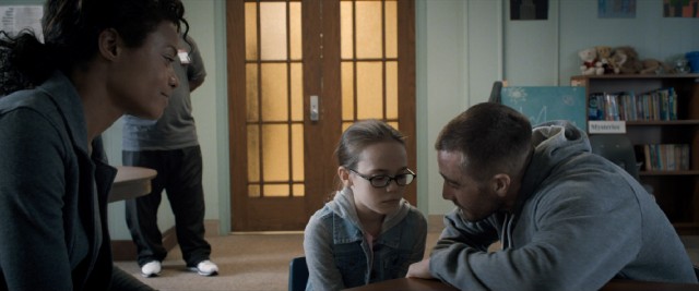 Billy Hope (Jake Gyllenhaal) fights for custody of his young daughter (Oona Laurence).