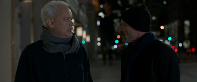 Captain Sully (Tom Hanks) and First Officer Skiles (Aaron Eckhart) are not used to the scrutiny they receive in the wake of their fateful flight.