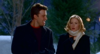 Alicia Valco (Christina Applegate) is less than impressed by Drew's (Ben Affleck) grand holiday gesture to her.